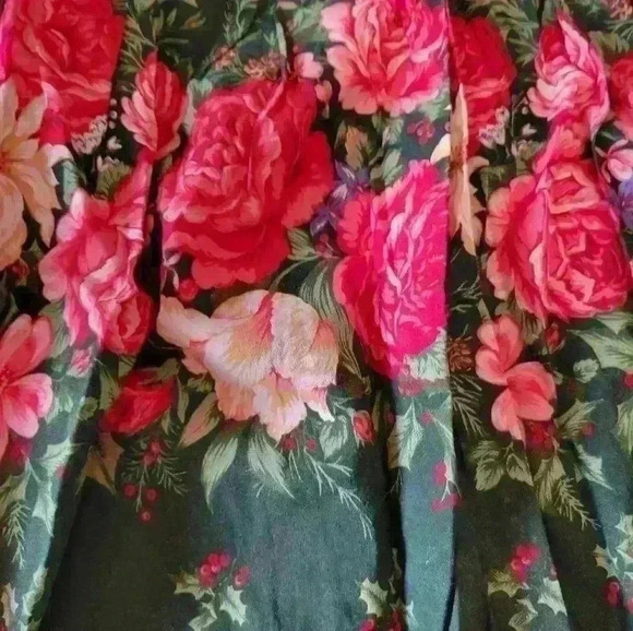 VTG-Christmas Rose Half Apron - Picture 2 of 3